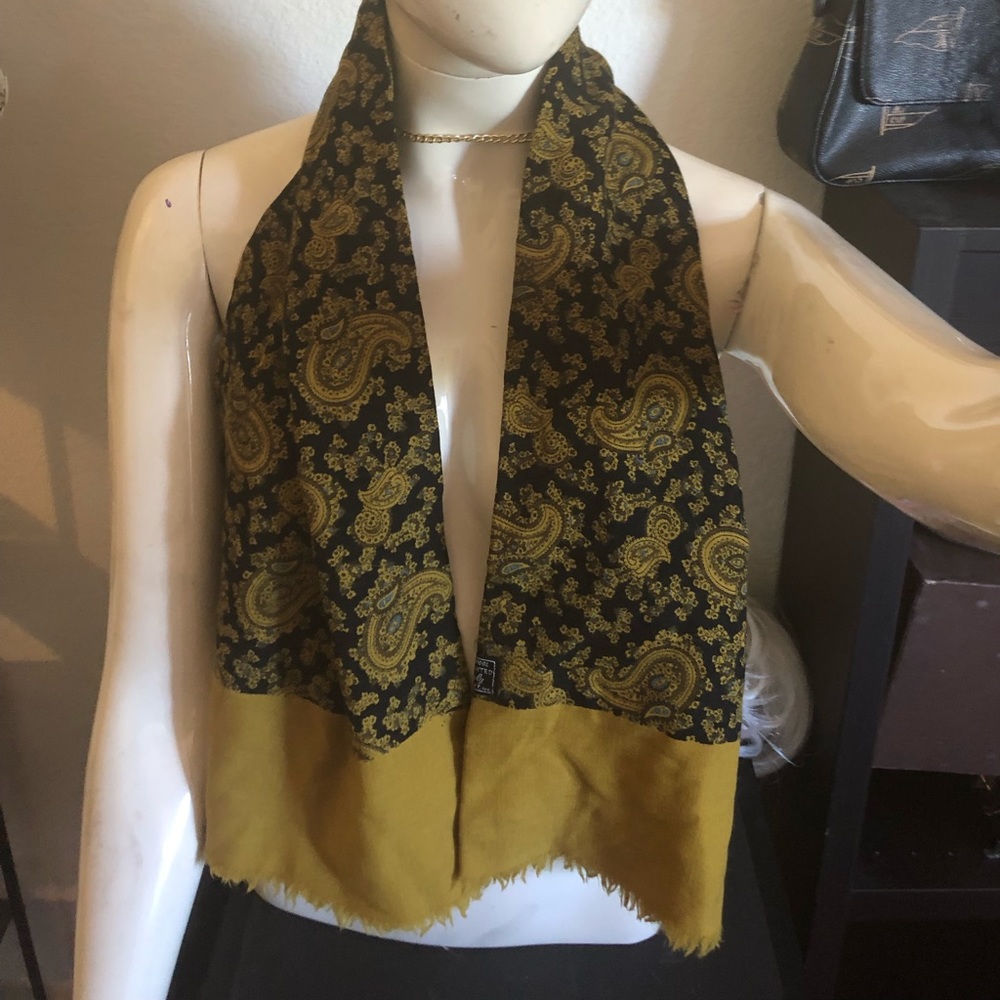 Handcrafted inc. wool scarf